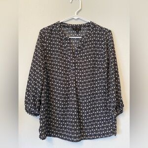 Willi Smith navy portofino ¾ sleeve bell sleeve abstract printed flowy blouse